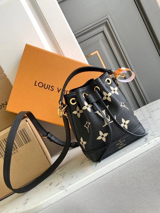 Louis Vuitton Nano Noé M46291 black